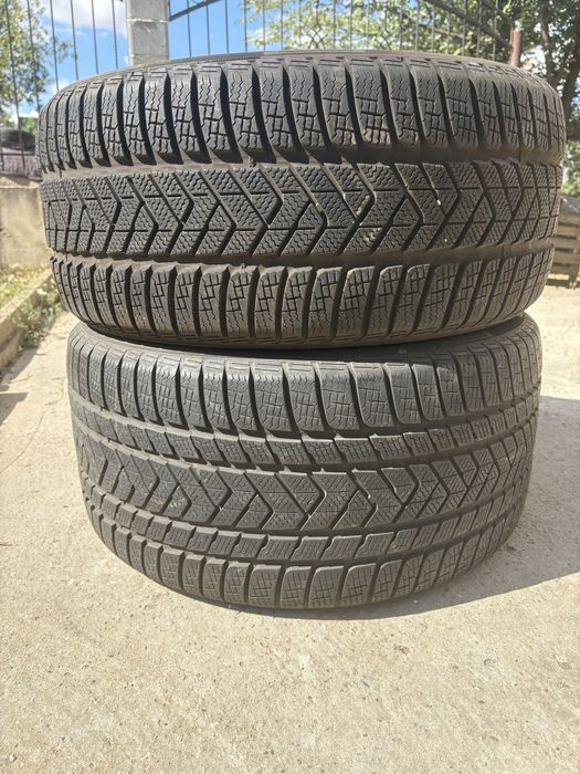 2 броя зимни гуми Pirelli 275/35 R21