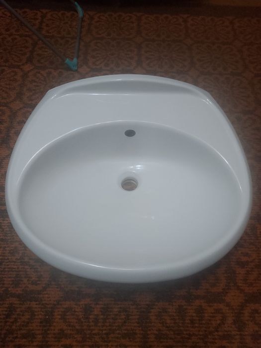 Раковина с пьедесталом в ванну