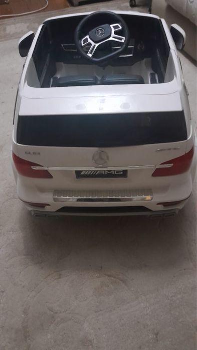 Продам машину детскую Mercedes G63.