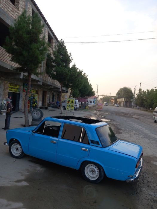 Jiguli 21011 sotiladi