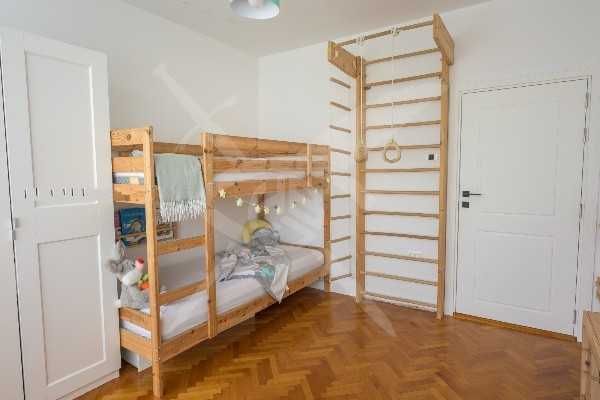 Дава се под наем Тристаен апартамент в Пловдив, Център - 100 кв.м за 897.6 € - Снимка #2