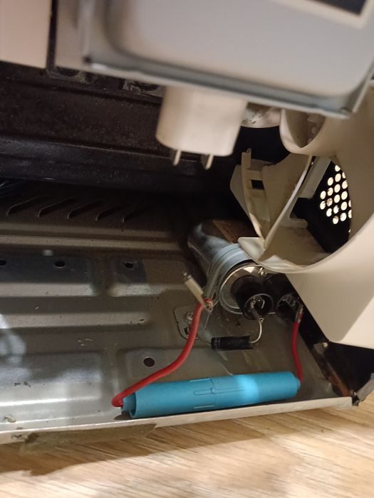 Микроволновая печь на запчасти.