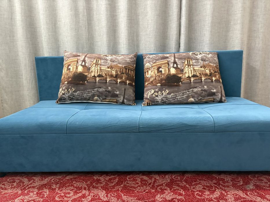 Продам диван в отличном состояний