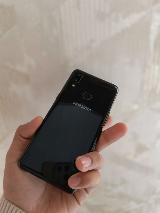 Samsung Galaxy A10s sotiladi. Arzon 400 ming