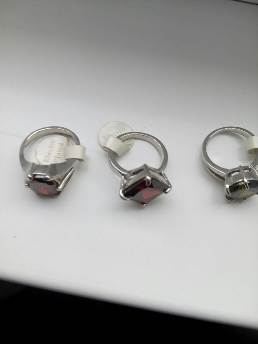 Елегантни пръстени