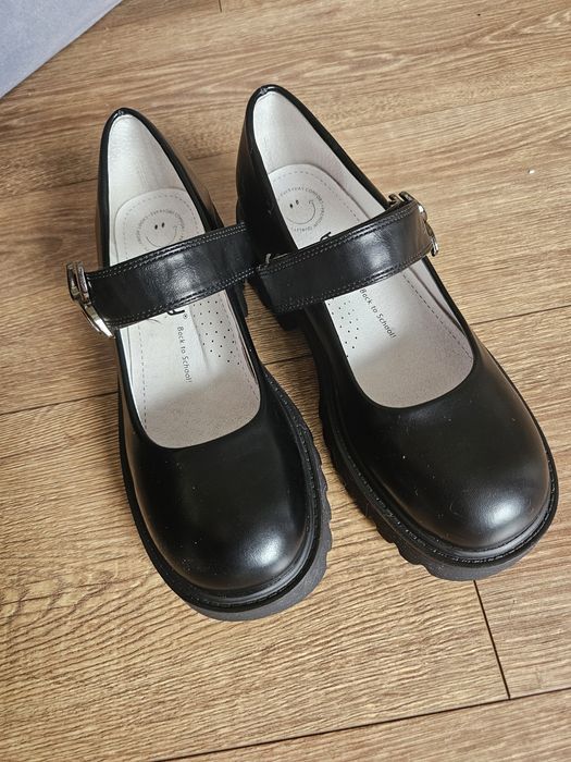 Продам туфли BETSY