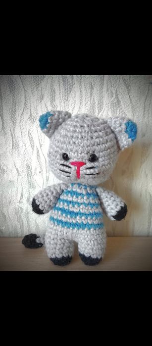 Мягкая игрушка 
Ручная работа 
Вязаный Котик, 20 см