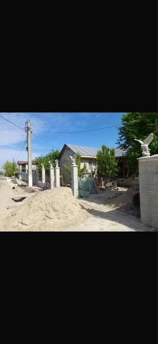 Case la rosu , interioare