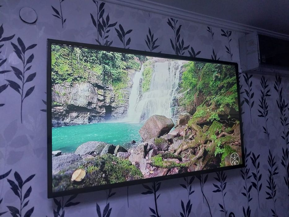 Самсунг-82см.Smart WI-FI T2