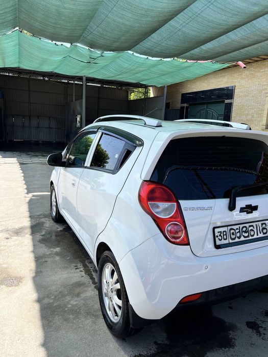 Chevrolet Spark 2017 A/T sotiladi