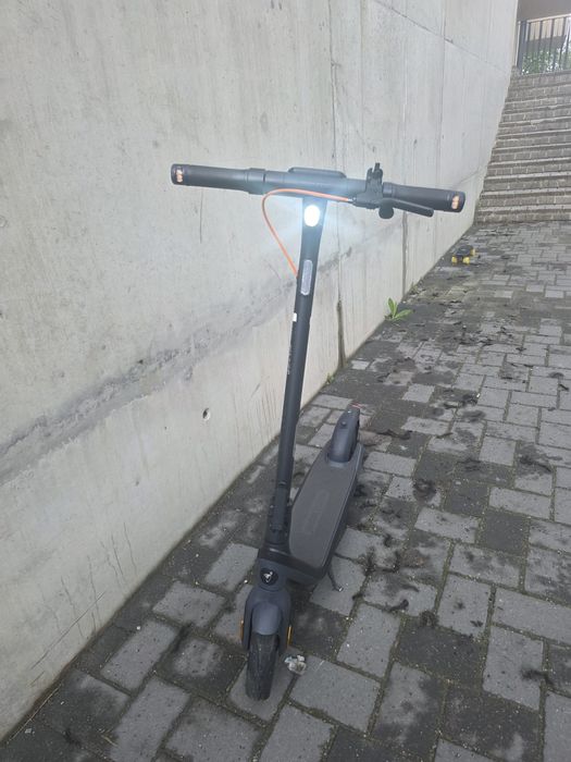 Se vinde trotineta electrica E 2 pro