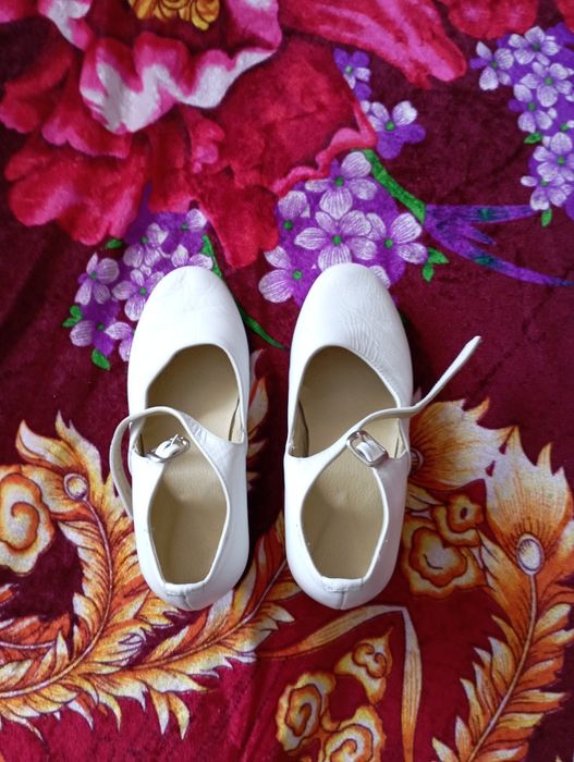 Продам детскую обувь