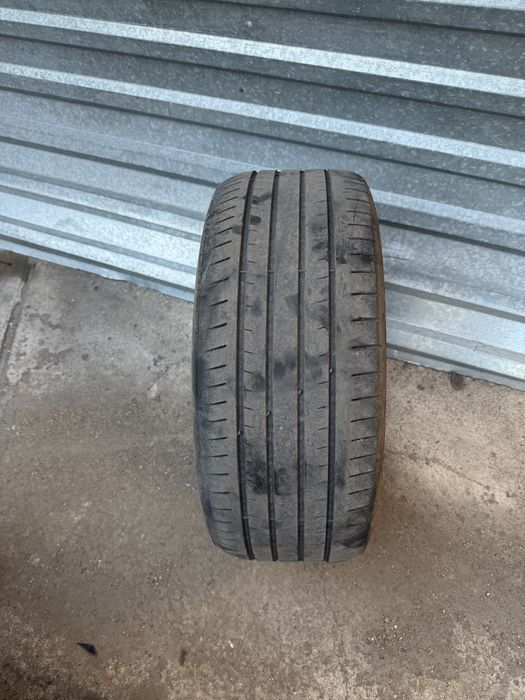 Продам шины 235/45/17