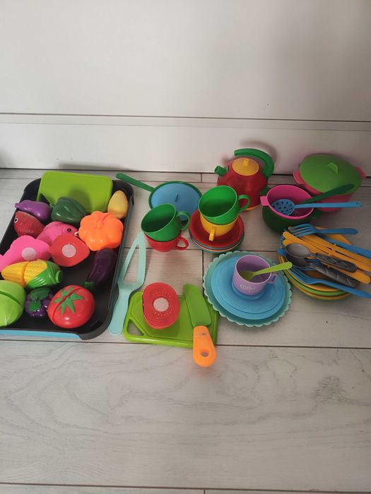 Детские книжки, игрушки. Букварь. Машинки