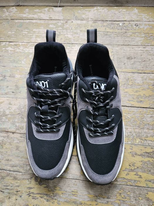 Чисто нови маратонки House