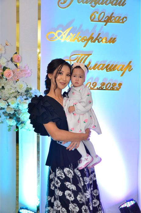 Вечернее стильное платье