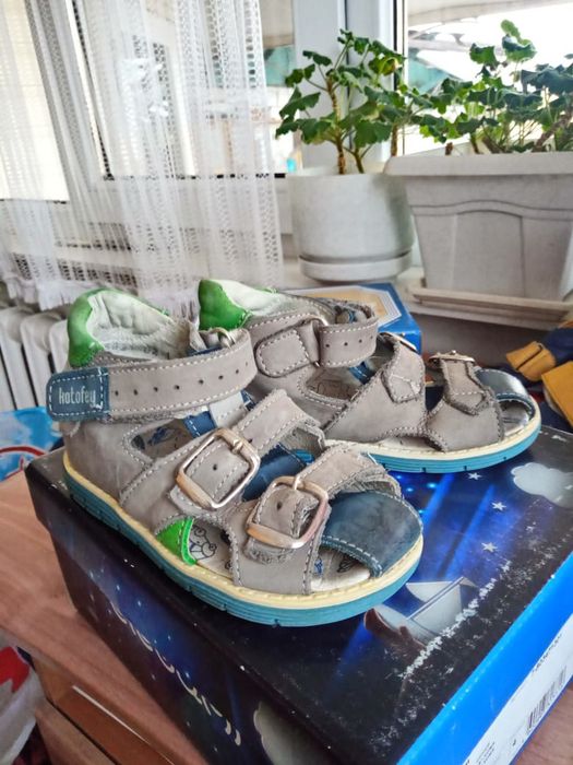 Обувь детская для мальчика. Почти даром!