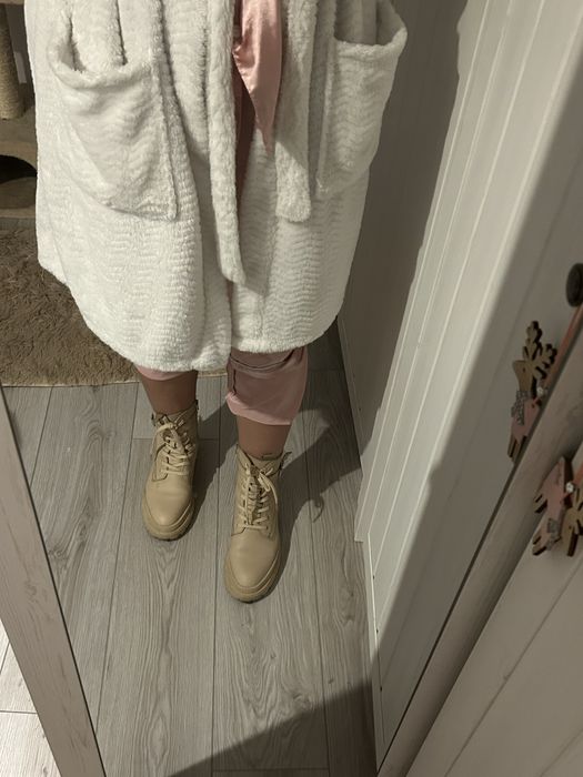 Ghete Piele Lasocki marimea 39