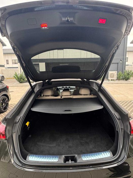 Mercedes-Benz GLC 200 Hybrid 2025