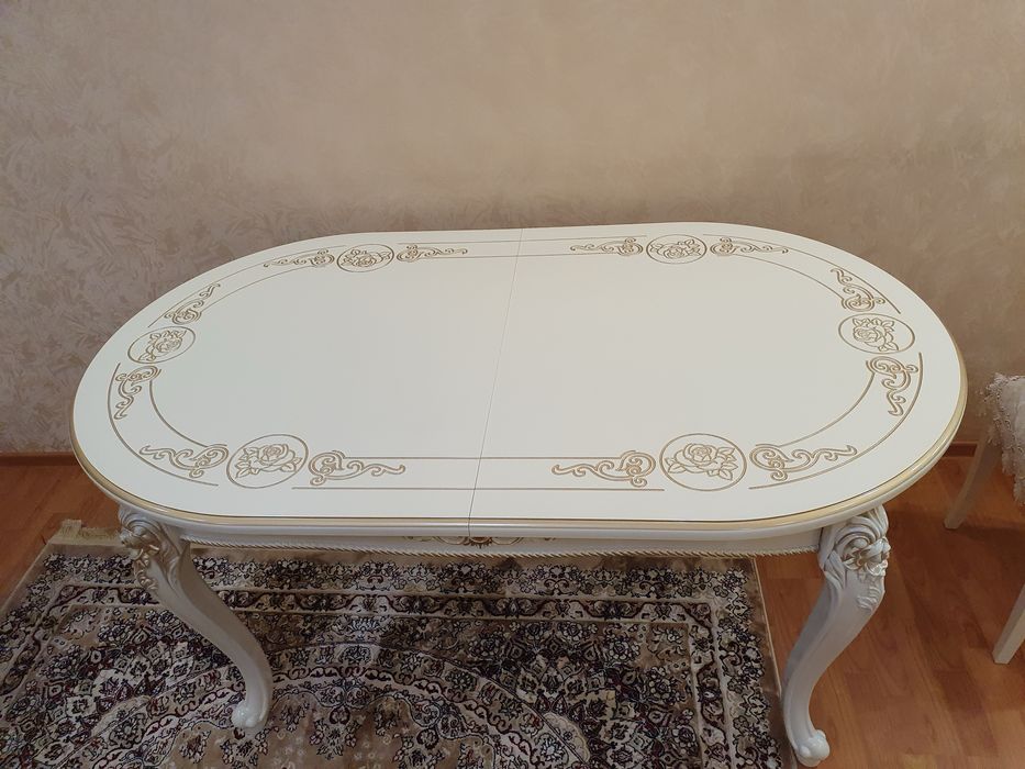 Продам стол новый