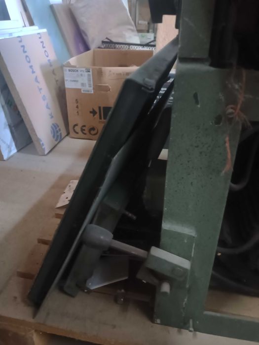 Дърводелска пет операционна машина