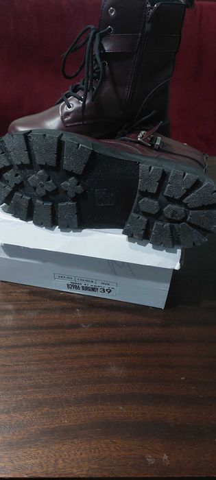Зимни дамски боти, номер 39- цена 25 лв