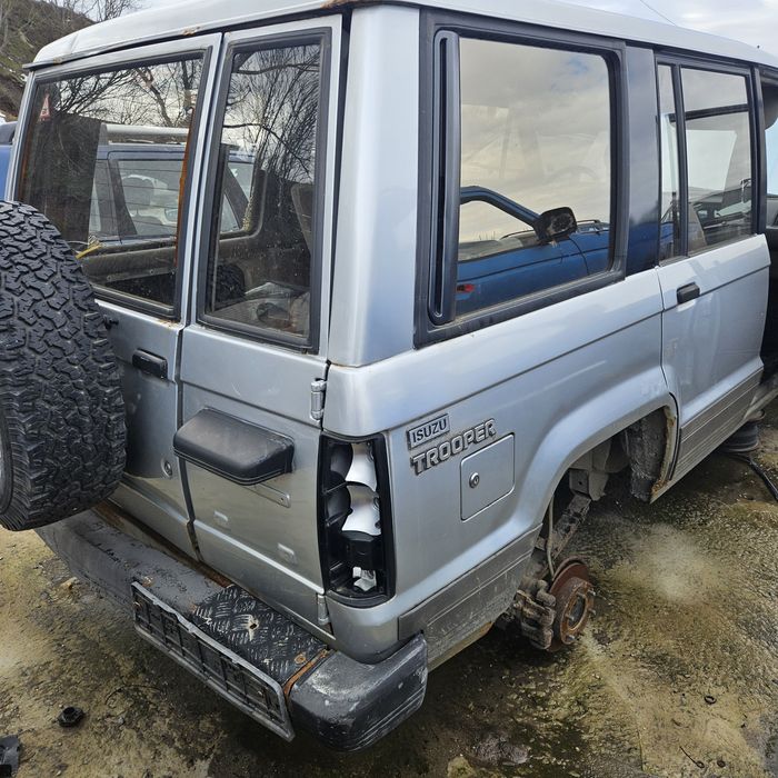 Исузо Тропер 2.6 на части