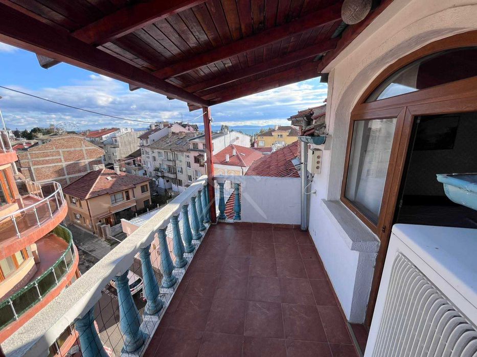 Продава се Етаж от къща в Поморие - 100 кв.м за 850 €/кв.м - Снимка #2