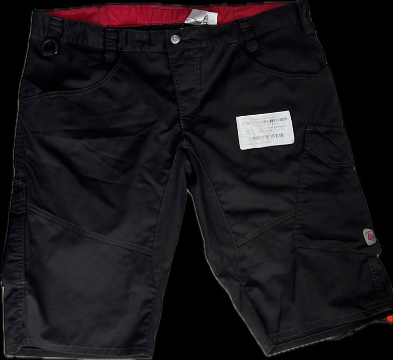 Echipament de munca second hand