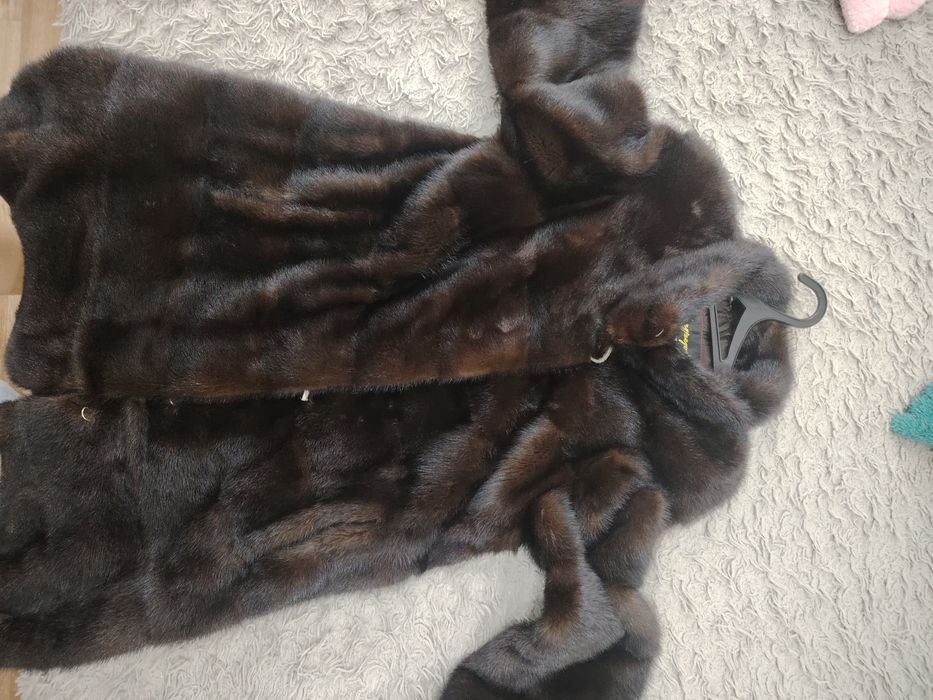 Продам норковую шубу