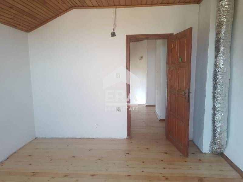 Ексклузивно от ЕРА Лайф! Двуетажна къща с морска панорама под наем, Ви