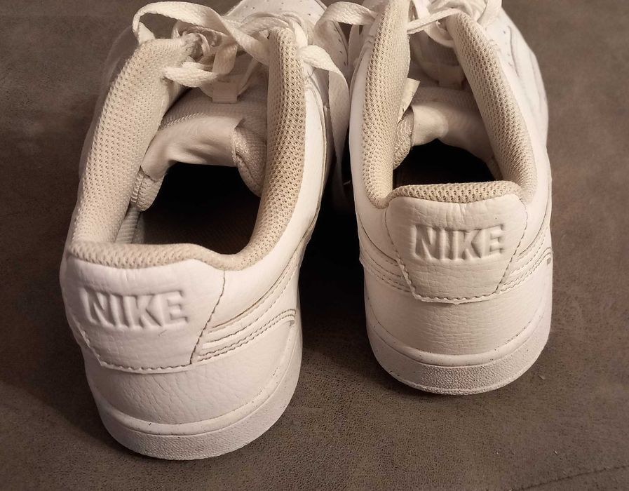 Nike бели маратонки/кецове № 40 – почти нови