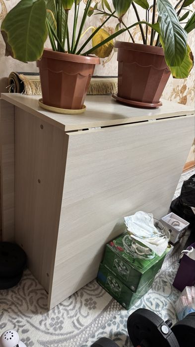Стол книжка продается