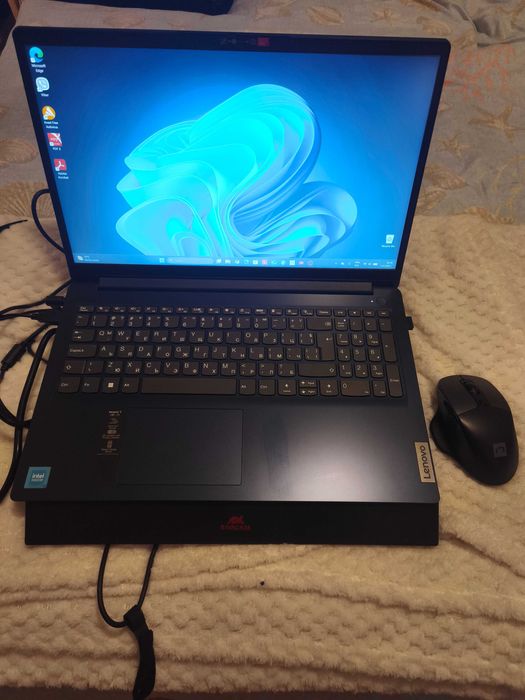 Лаптоп Lenovo с Windows 11