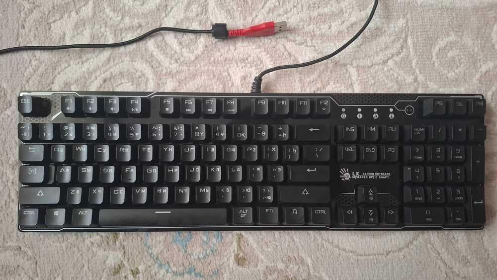 Клавиатура Bloody B810R