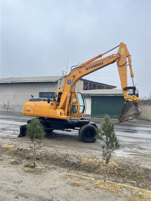 Ekskavator 1300wm sotiladi