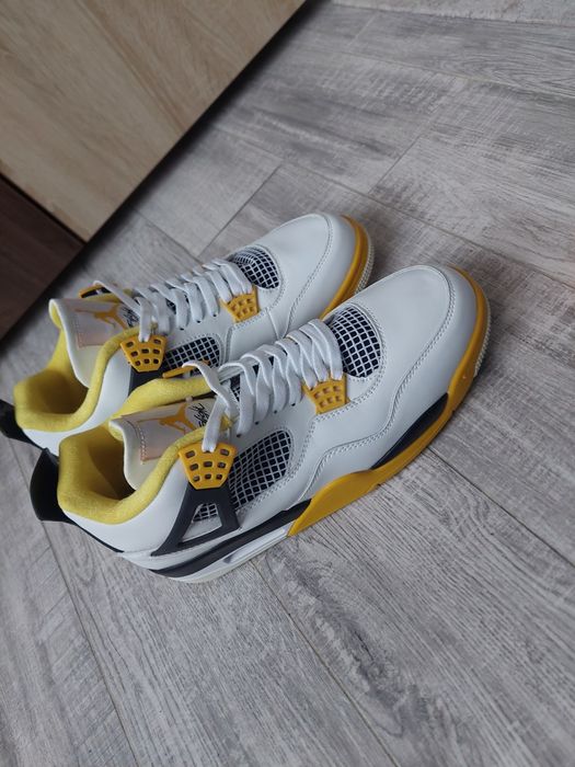 Jordan 4 retro sulfur