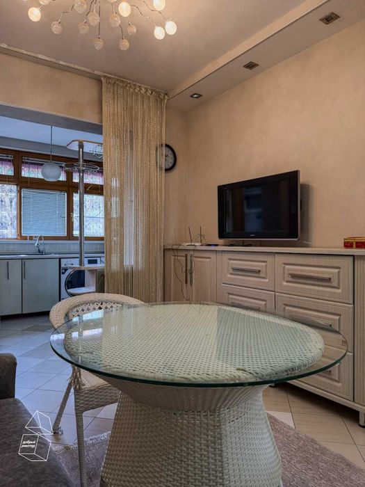 (Добрый) Бадамзар, 90 м², 3/5/9, Просторная квартира в улучшенке