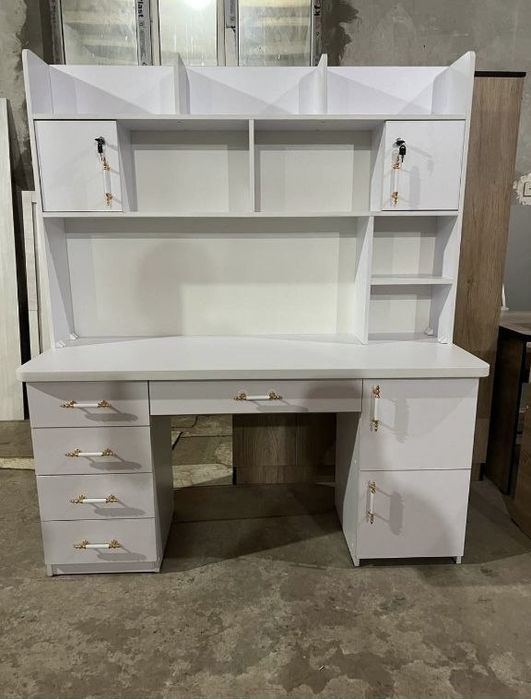 Письменный стол от производителя