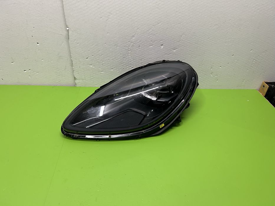 Far Porsche Macan 95B full led adaptiv 2019-2023 stanga