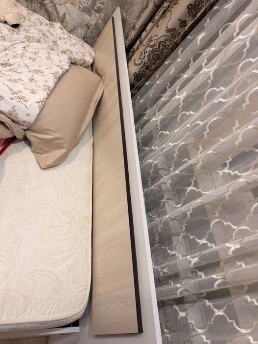 Продам Кровать с матрец 200/160