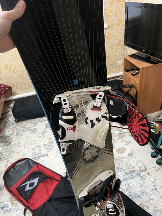 Сноуборд Rossingol с креплениями Flow и чехол Volki