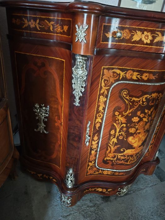 Барокова шкаф с интарзия