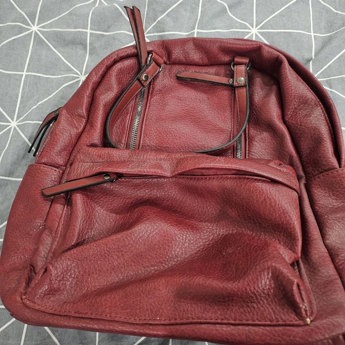 Дамска раница удобна