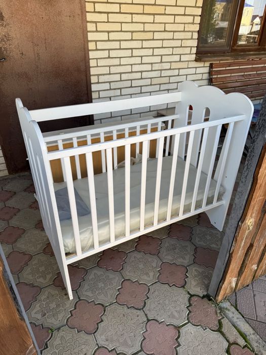 Продам детскую кроватку