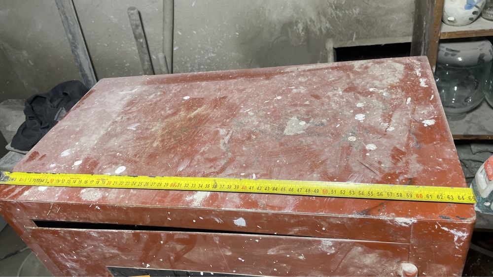 Сейф железный сталной