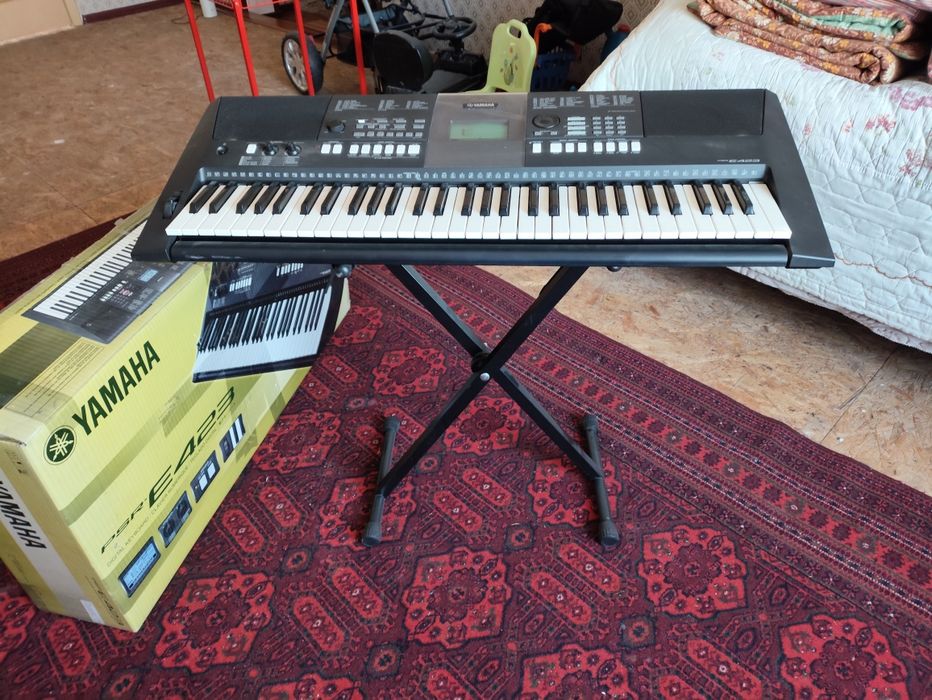 Синтезатор Yumaxa E423