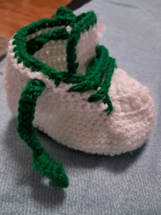 Botosi bebe diferite modele si culori