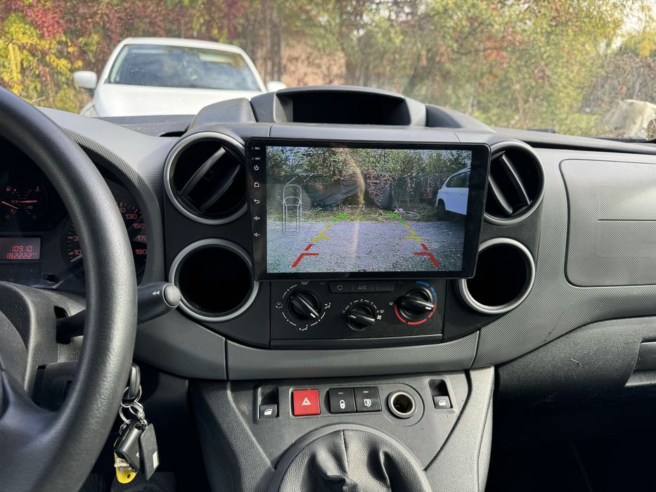 Citroen berlingo, display cu carplay, camera marsarier