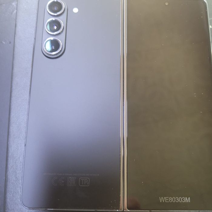 Samsung Galaxy Z Fold 5